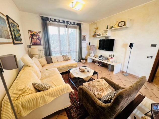 casa indipendente in vendita a Cascina in zona Titignano