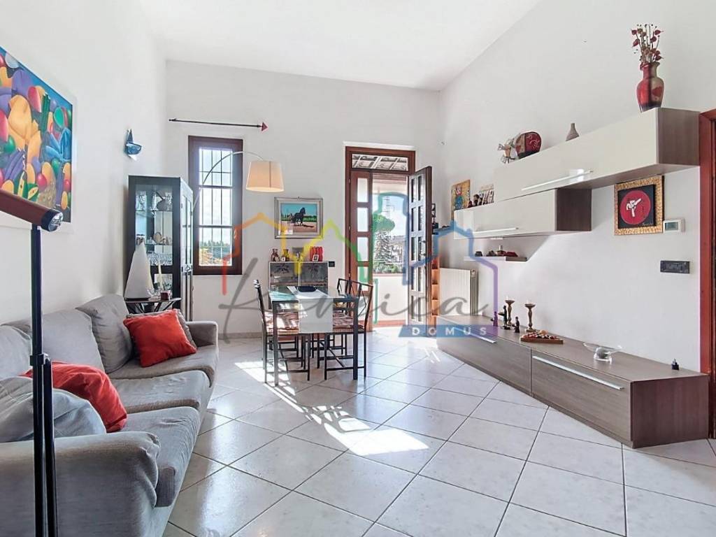 casa indipendente in vendita a Cascina in zona Navacchio