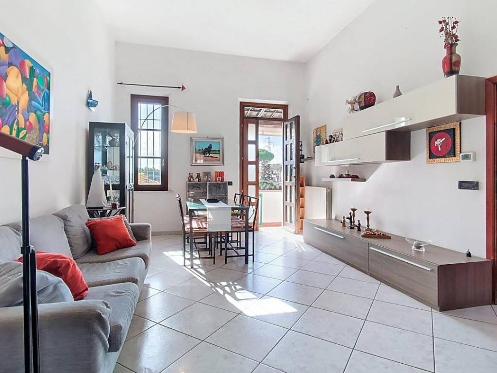 casa indipendente in vendita a Cascina in zona Navacchio