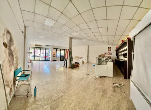 casale in vendita a Cascina