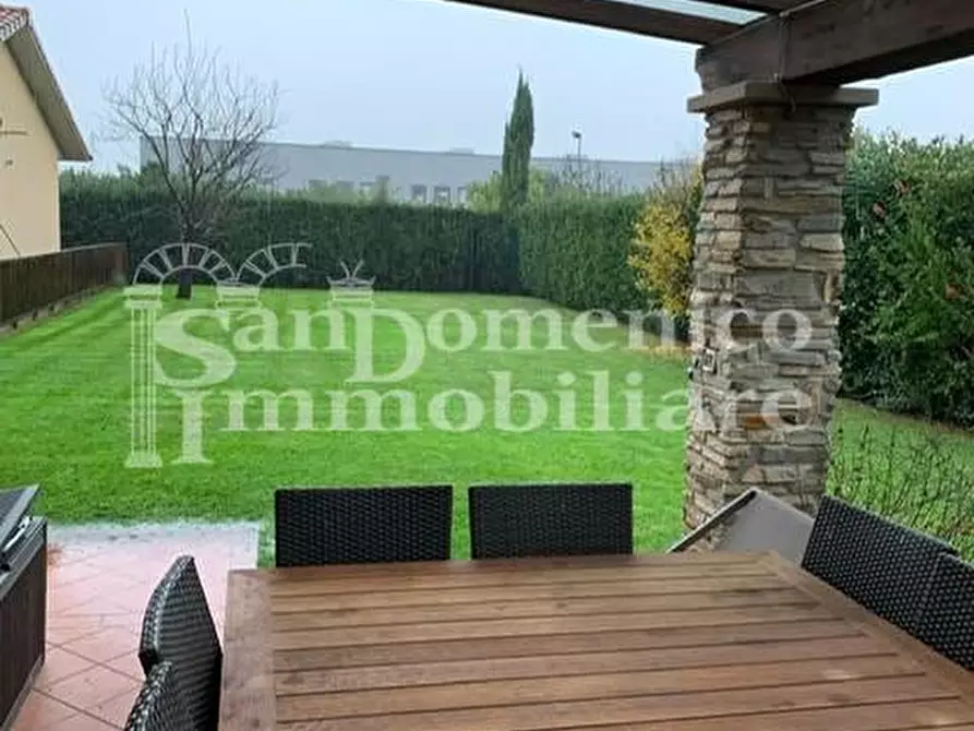 casa indipendente in vendita a Cascina