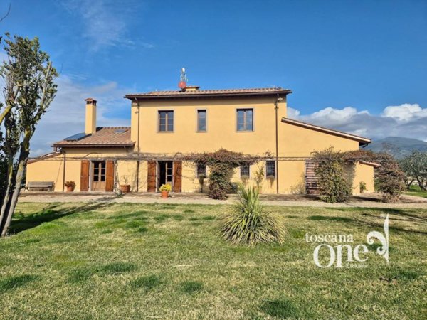 casa indipendente in vendita a Cascina