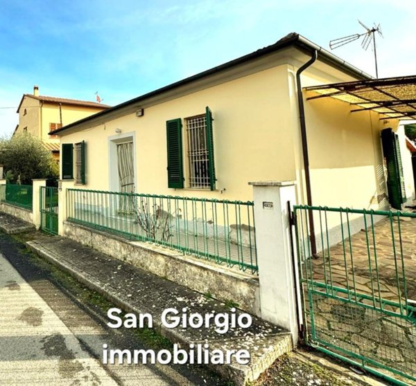 casa indipendente in vendita a Cascina