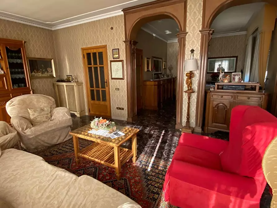 casa indipendente in vendita a Cascina