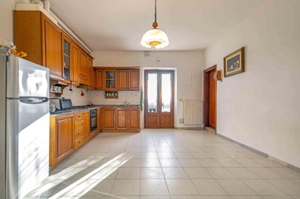 casa indipendente in vendita a Cascina