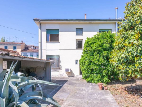 casa indipendente in vendita a Cascina