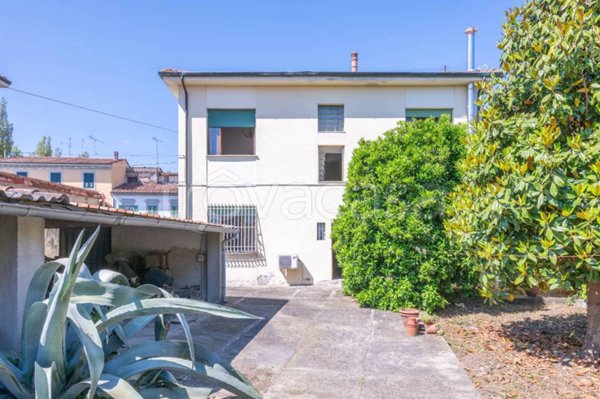 casa indipendente in vendita a Cascina