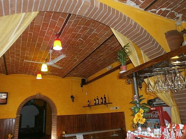 casale in vendita a Cascina in zona Latignano