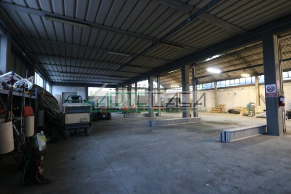 casale in vendita a Cascina in zona Navacchio