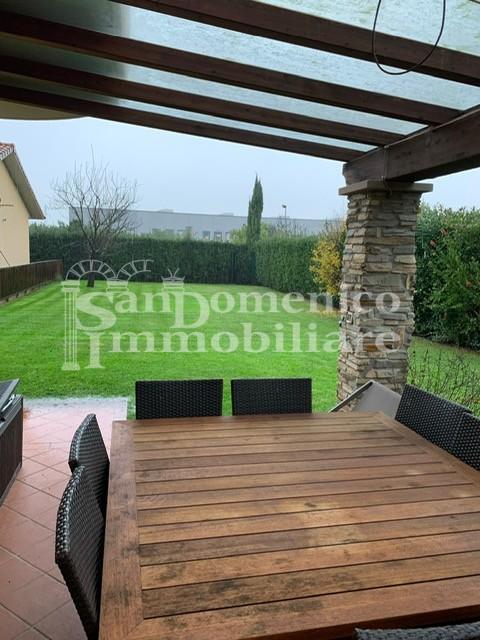 casa indipendente in vendita a Cascina