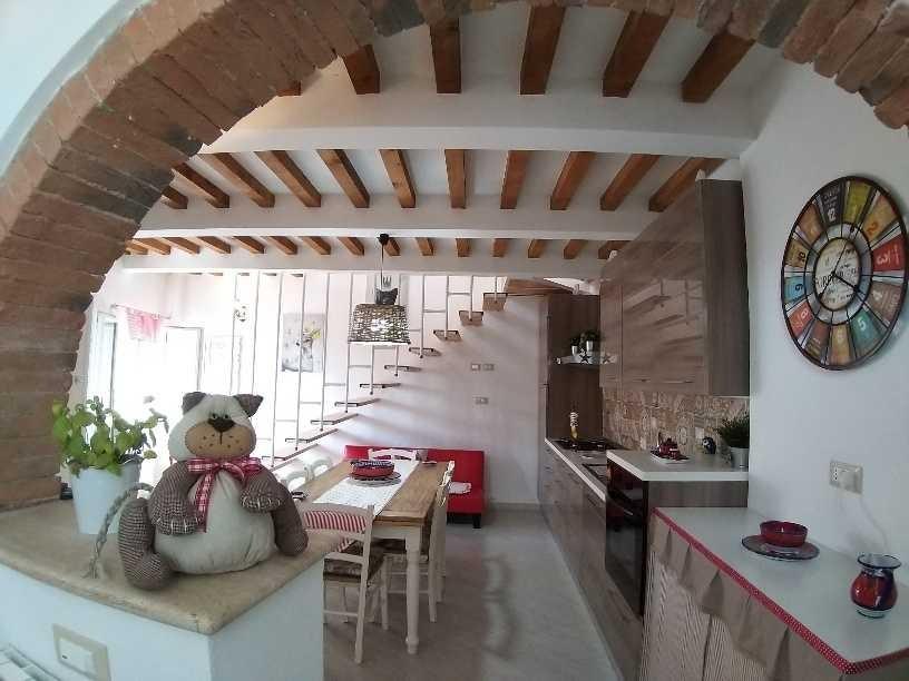 casa indipendente in vendita a Cascina in zona San Frediano a Settimo