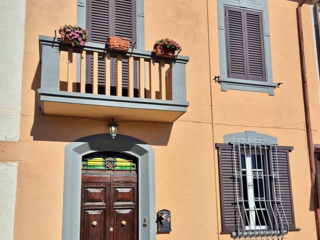 casale in vendita a Cascina in zona Titignano