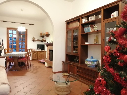 casa indipendente in vendita a Cascina in zona Navacchio