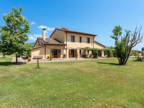 casa indipendente in vendita a Cascina