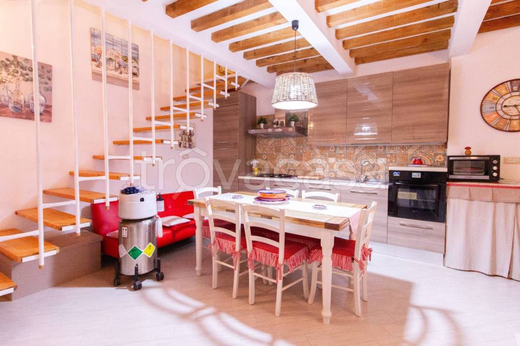 casa indipendente in vendita a Cascina in zona San Casciano