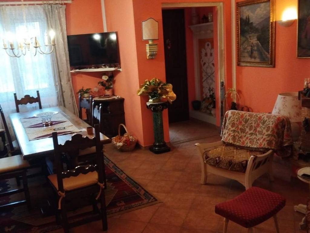 casa indipendente in vendita a Cascina in zona Navacchio