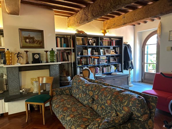 casale in vendita a Cascina