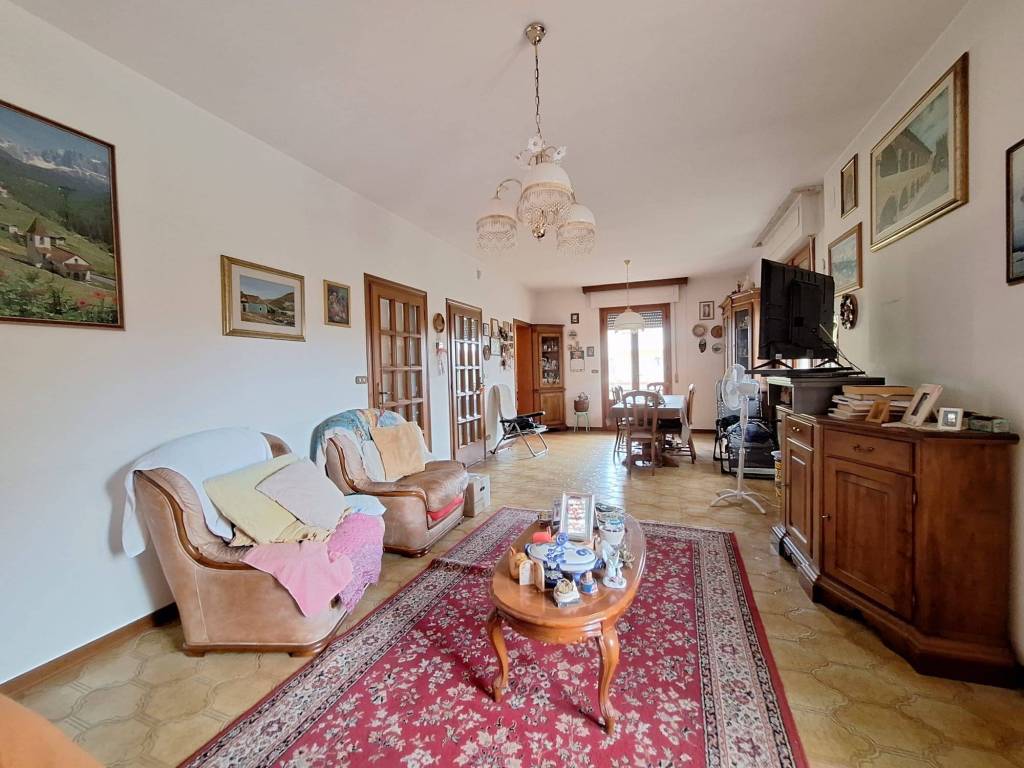 appartamento in vendita a Cascina