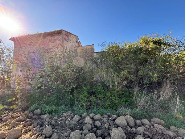 rudere in vendita a Cascina in zona Marciana