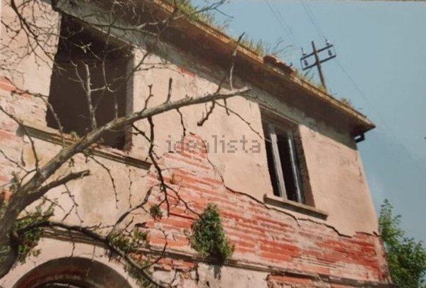 casale in vendita a Cascina