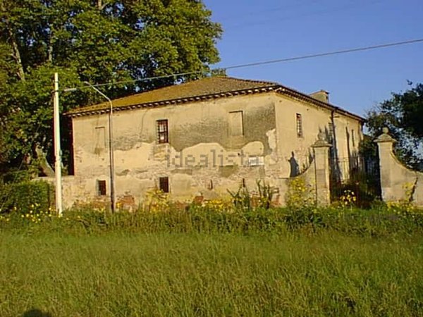 casale in vendita a Cascina