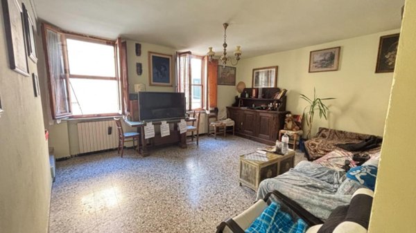 casale in vendita a Cascina