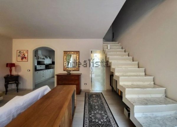 casa indipendente in vendita a Cascina