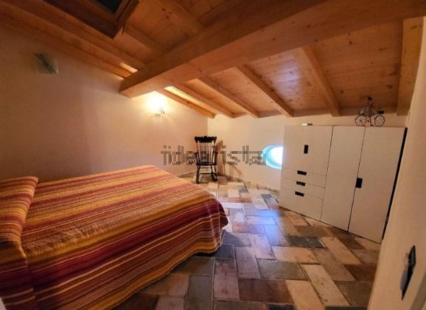 casa indipendente in vendita a Cascina