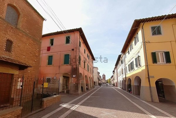 casale in vendita a Cascina
