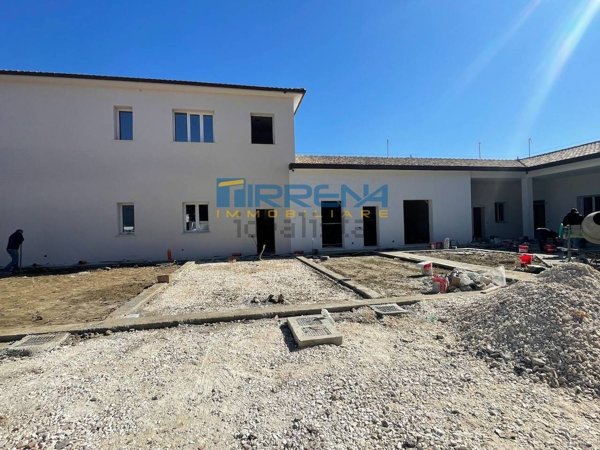casa indipendente in vendita a Cascina in zona Navacchio