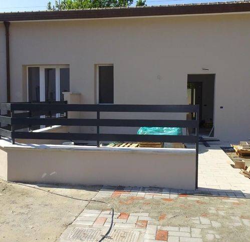 casa indipendente in vendita a Cascina