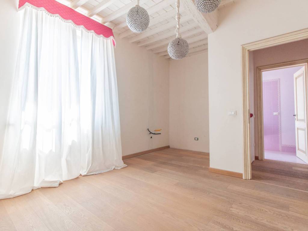 appartamento in vendita a Cascina in zona San Lorenzo a Pagnatico