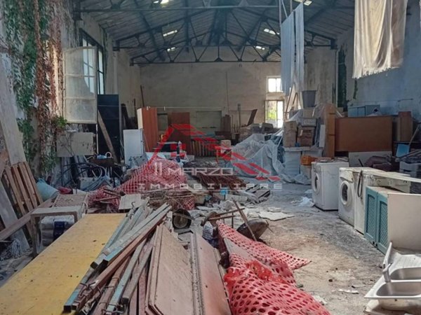 casale in vendita a Cascina