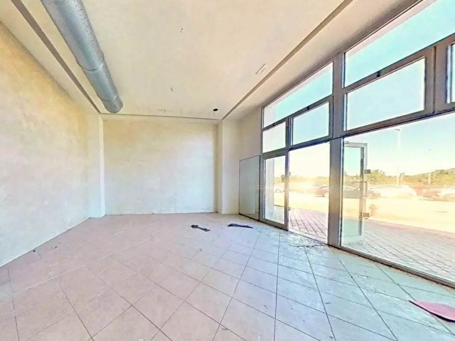 casale in vendita a Cascina