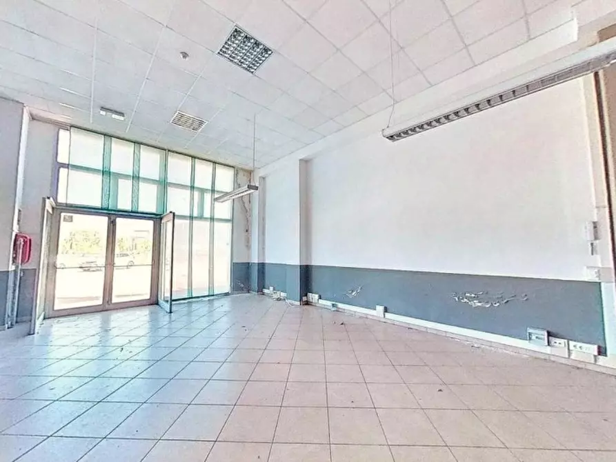 casale in vendita a Cascina