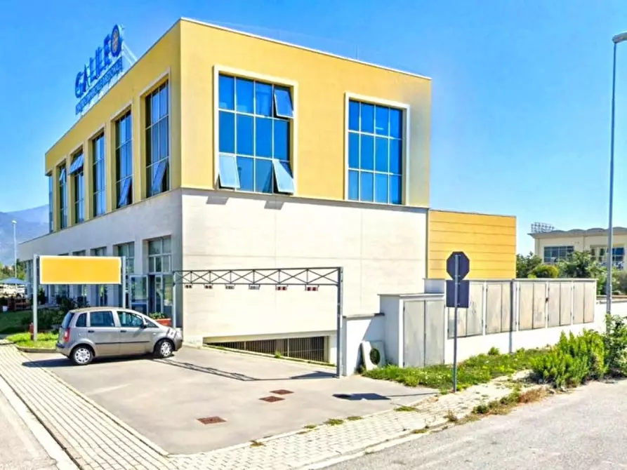 casale in vendita a Cascina