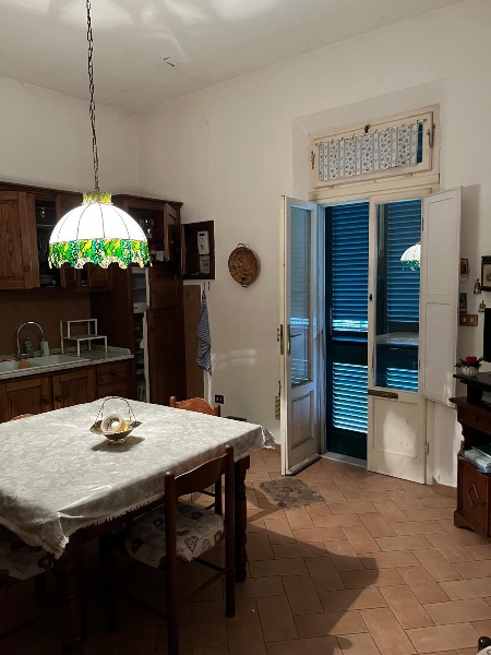 casa indipendente in vendita a Cascina in zona Visignano