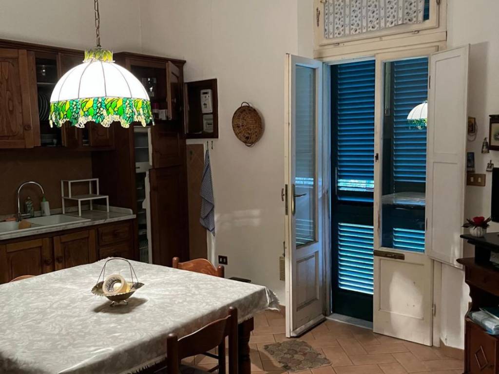casa indipendente in vendita a Cascina in zona Visignano
