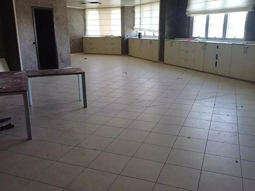 casale in vendita a Cascina