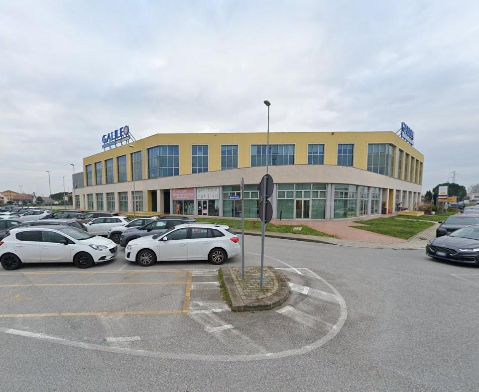 casale in vendita a Cascina