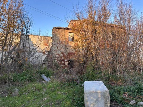 casale in vendita a Cascina
