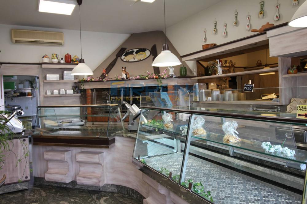 negozio in vendita a Cascina in zona Navacchio