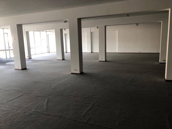 casale in vendita a Cascina