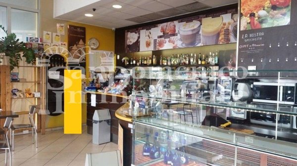 casale in vendita a Cascina