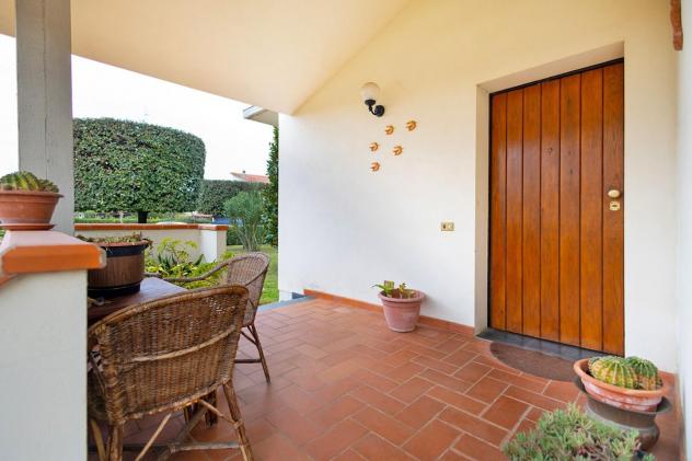 casa indipendente in vendita a Cascina