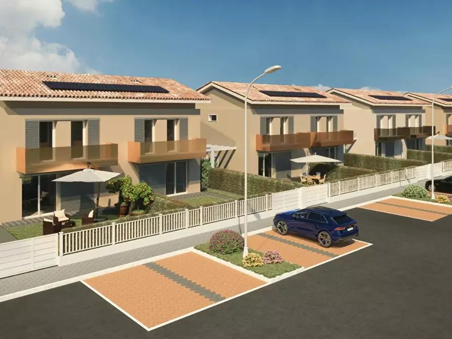 casa indipendente in vendita a Cascina in zona Visignano