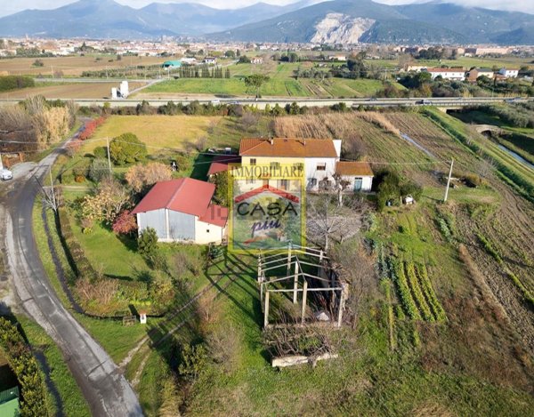 casale in vendita a Cascina in zona San Lorenzo a Pagnatico