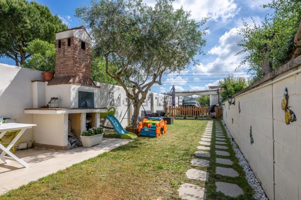 casa indipendente in vendita a Cascina in zona San Giorgio