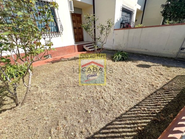 casa indipendente in vendita a Cascina