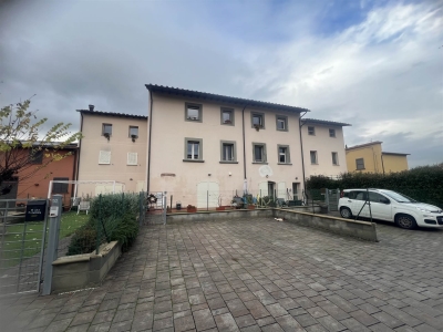 appartamento in vendita a Cascina in zona San Lorenzo a Pagnatico